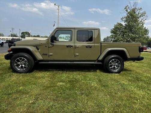 2025 Jeep Gladiator Sport S