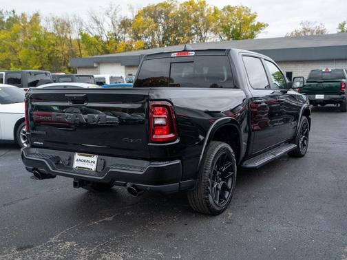 Diamond Black Crystal Pearlcoat 2027 RAM 1500 Laramie
