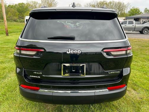 Diamond Black Crystal Pearlcoat 2023 Jeep Grand Cherokee L Limited