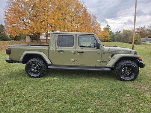 2025 Jeep Gladiator High Tide