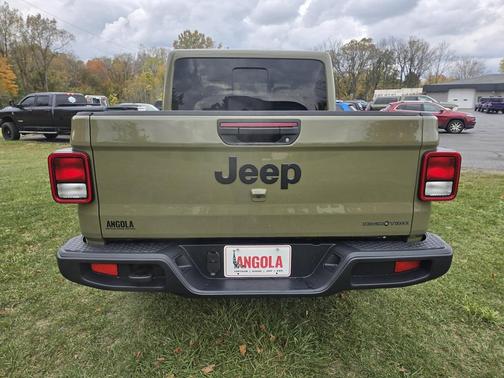 2025 Jeep Gladiator High Tide
