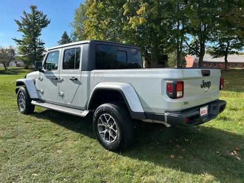 2024 Jeep Gladiator Sport S