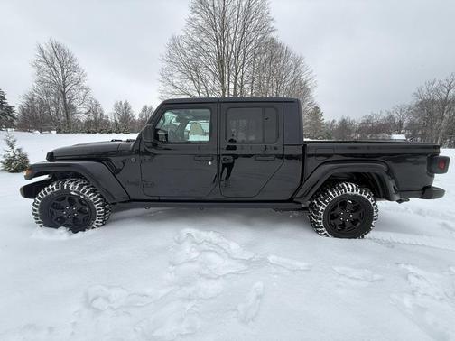 2022 Jeep Gladiator Willys 4x4