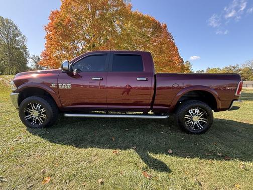 2018 RAM 2500 Laramie Crew Cab 4x4 6'4' Box