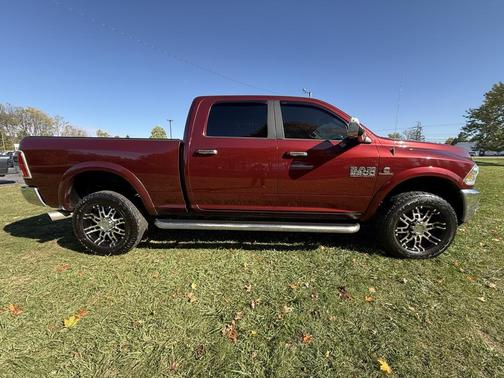 2018 RAM 2500 Laramie Crew Cab 4x4 6'4' Box