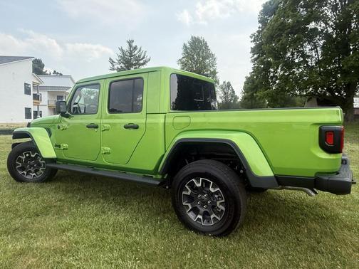 2025 Jeep Gladiator Sport S