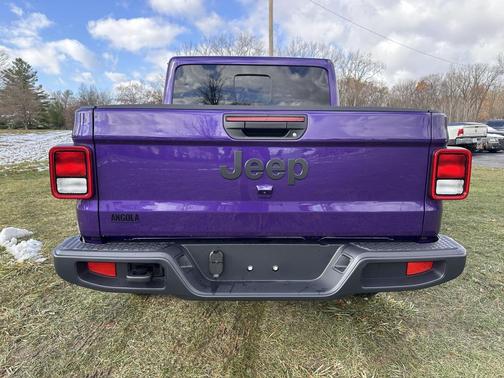 2026 Jeep Gladiator Sport S