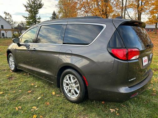 2021 Chrysler Voyager LXI