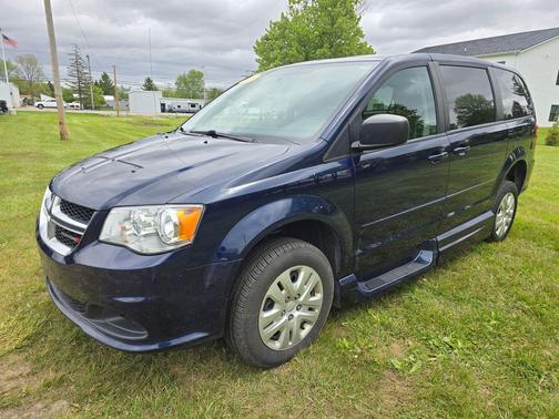 True Blue Pearlcoat 2016 Dodge Grand Caravan AVP/SE