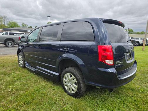 True Blue Pearlcoat 2016 Dodge Grand Caravan AVP/SE
