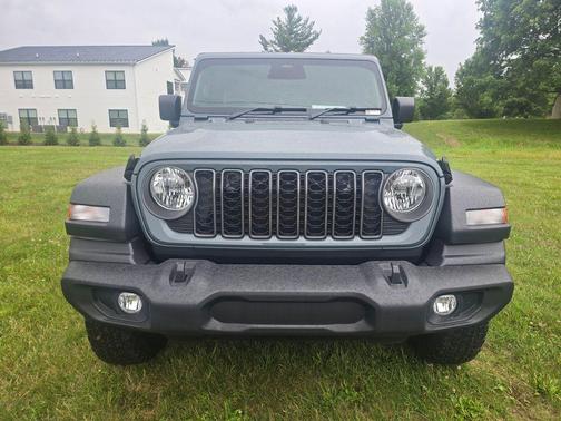 Anvil Clearcoat 2026 Jeep Wrangler Sport