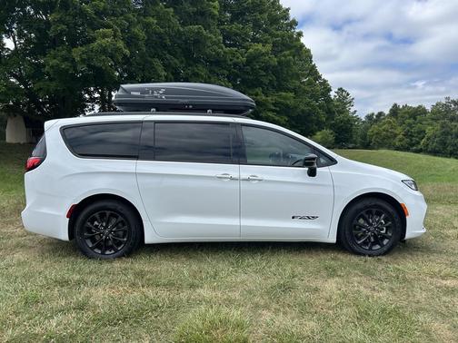 2025 Chrysler Pacifica L