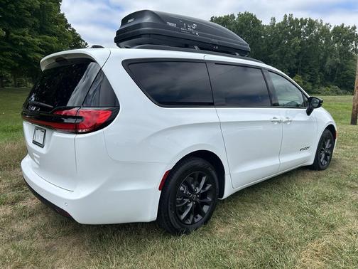 2025 Chrysler Pacifica L