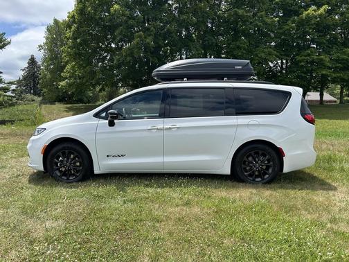 2025 Chrysler Pacifica L