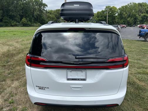 2025 Chrysler Pacifica L