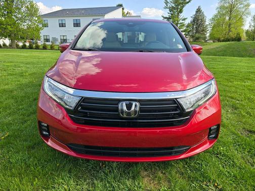 Radiant Red Metallic II 2024 Honda Odyssey Touring