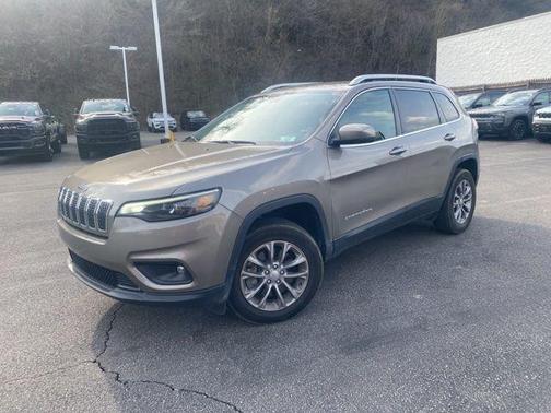 Light Brownstone Pearlcoat 2019 Jeep Cherokee Latitude Plus