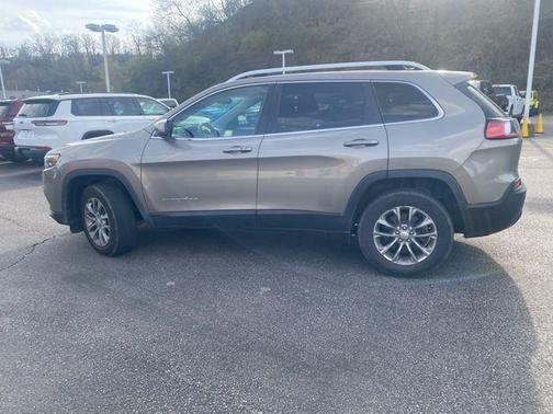 Light Brownstone Pearlcoat 2019 Jeep Cherokee Latitude Plus