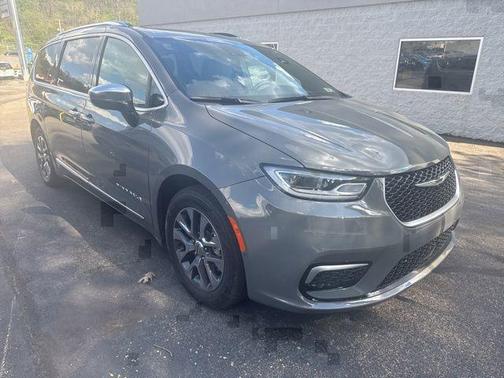 Ceramic Gray Clearcoat 2023 Chrysler Pacifica Hybrid Pinnacle