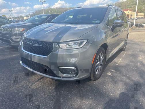 Ceramic Gray Clearcoat 2023 Chrysler Pacifica Hybrid Pinnacle