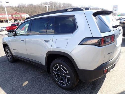Silver Zynith Clearcoat 2026 Jeep Cherokee LAREDO/LIMITED