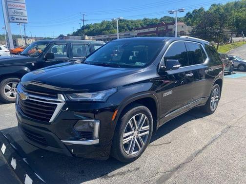 Mosaic Black Metallic 2023 Chevrolet Traverse High Country