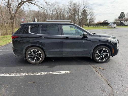 Black Diamond 2022 Mitsubishi Outlander