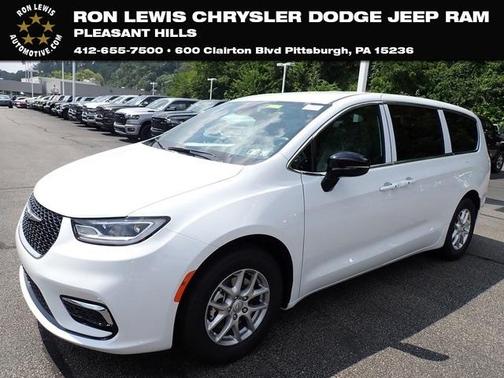 2025 Chrysler Pacifica Select