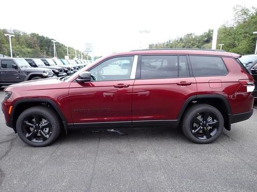 2025 Jeep Grand Cherokee L Laredo