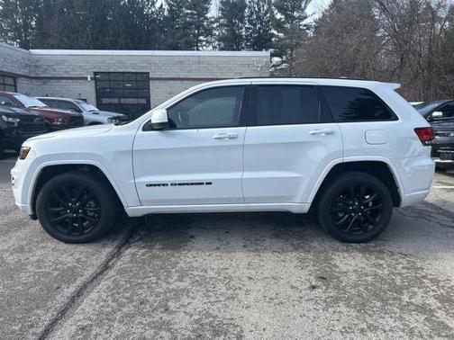 2022 Jeep Grand Cherokee WK Laredo