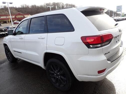 2022 Jeep Grand Cherokee WK Laredo