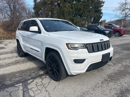 2022 Jeep Grand Cherokee WK Laredo
