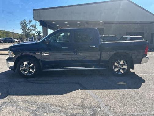 2017 RAM 1500 Big Horn Crew Cab 4x4 57' Box