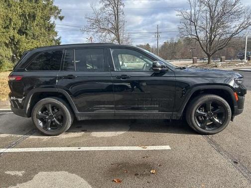 2023 Jeep Grand Cherokee Altitude