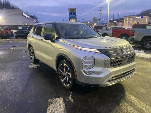 2022 Mitsubishi Outlander SE