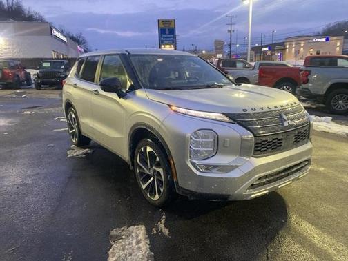 2022 Mitsubishi Outlander SE