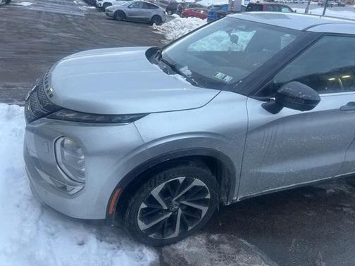 2022 Mitsubishi Outlander SE