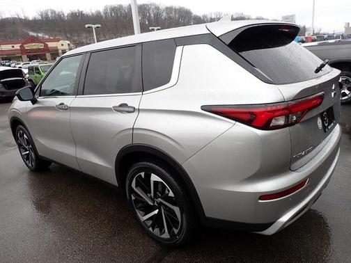 2022 Mitsubishi Outlander SE