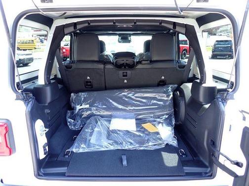 Bright White Clearcoat 2026 Jeep Wrangler Sahara