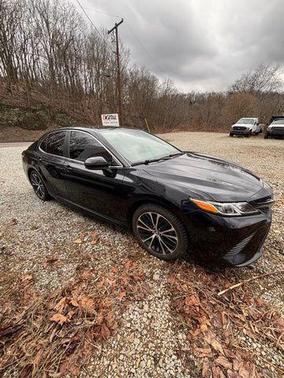Midnight Black Metallic 2019 Toyota Camry SE