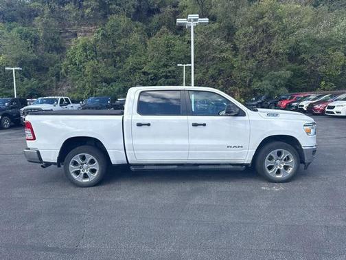 2023 RAM 1500 Big Horn Crew Cab 4x4 57' Box