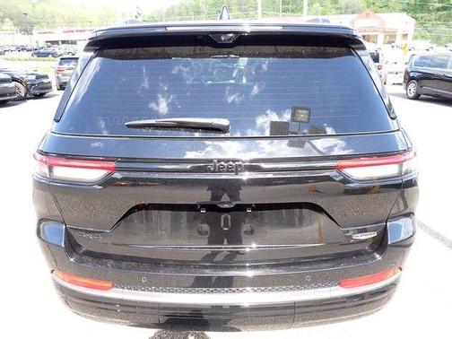 Diamond Black 2026 Jeep Grand Cherokee Summit