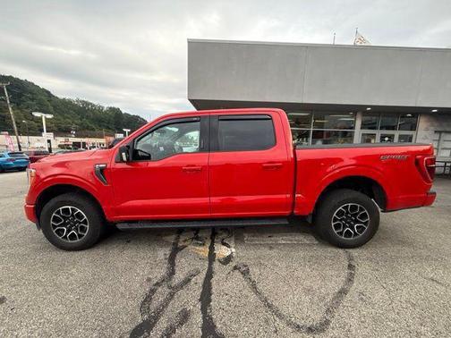 Race Red 2022 Ford F-150 XLT