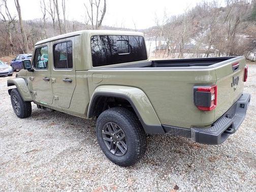 41 2026 Jeep Gladiator Sport
