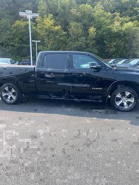2021 RAM 1500 Laramie Crew Cab 4x4 64' Box