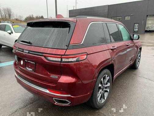 Velvet Red Pearlcoat 2022 Jeep Grand Cherokee Overland