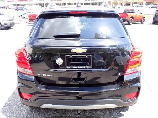 Mosaic Black Metallic 2019 Chevrolet Trax LT