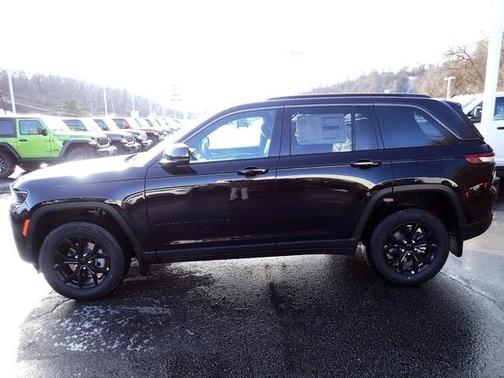 2026 Jeep Grand Cherokee Laredo