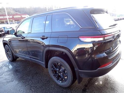 2026 Jeep Grand Cherokee Laredo