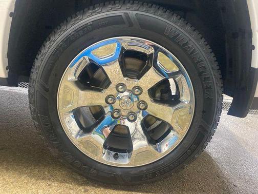 Bright White Clearcoat 2023 RAM 1500 Big Horn